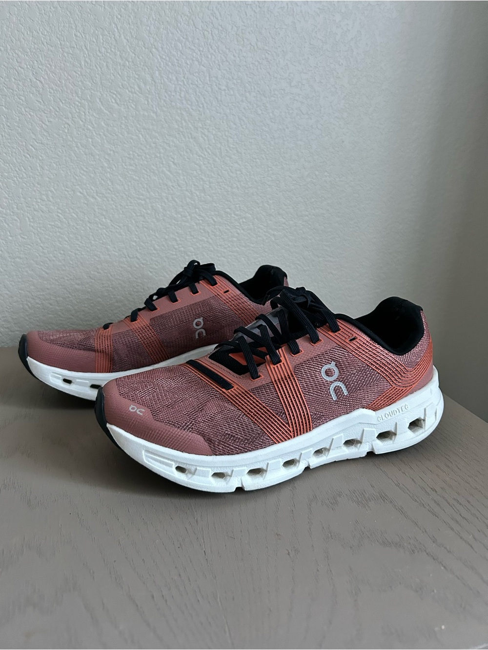 On Running Men’s Athletic Cloudtec Trainers — orange & Black